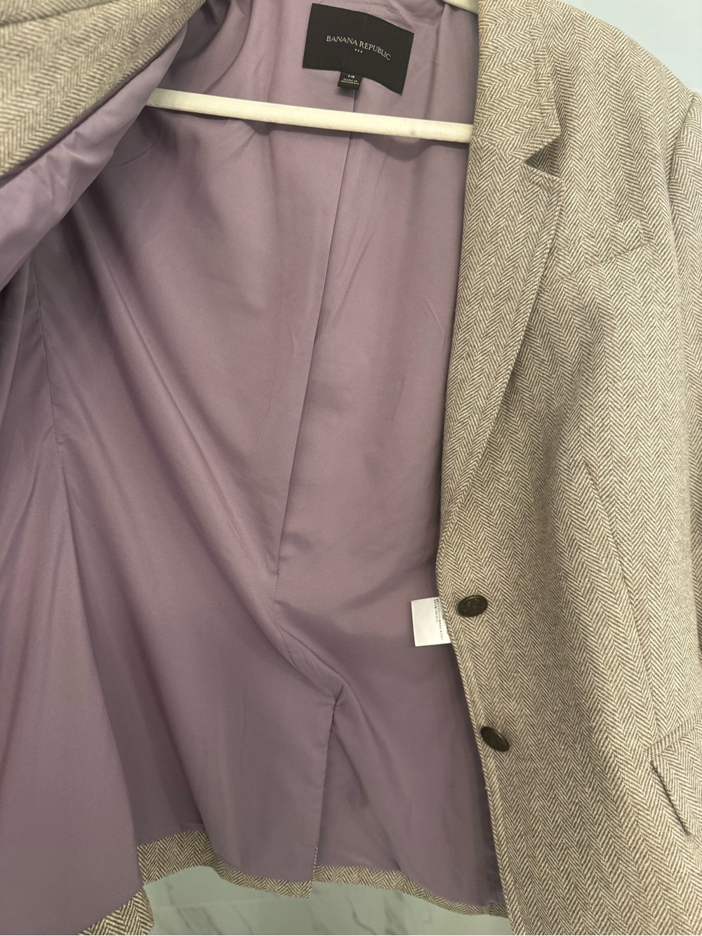Banana Republic Women’s Taupe Herringbone Blazer with Purple Lining - Picture 4 of 5